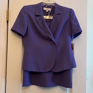 New Le Suit with tag size 8 petite, no pockets, jacket and skirt